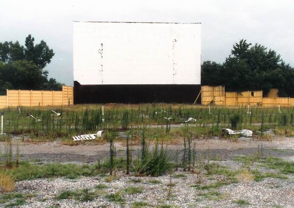 Pontiac Drive-In Theatre - Screen 1991 From Greg Mcglone (newer photo)